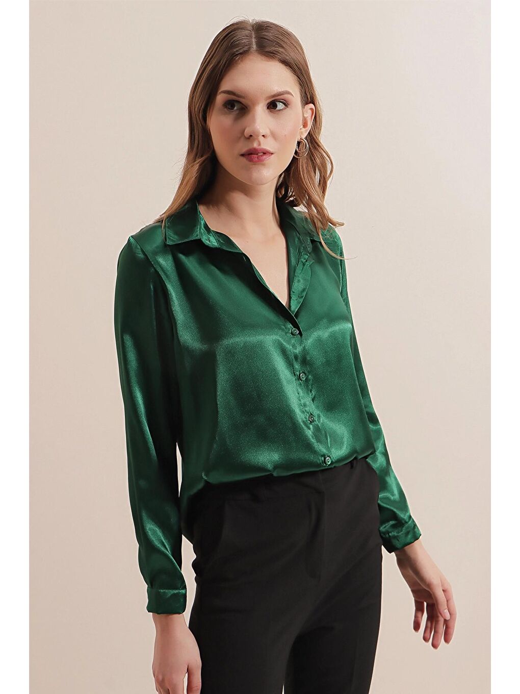Zümrüt Yeşili Dökümlü Viskon Basic Saten Gömlek-2
