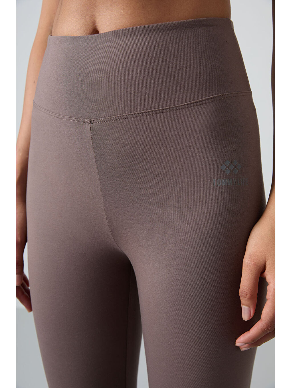 Kahverengi Yüksek Bel Slim Fit Dar Paça Kadın Kapri Tayt - 93097-2