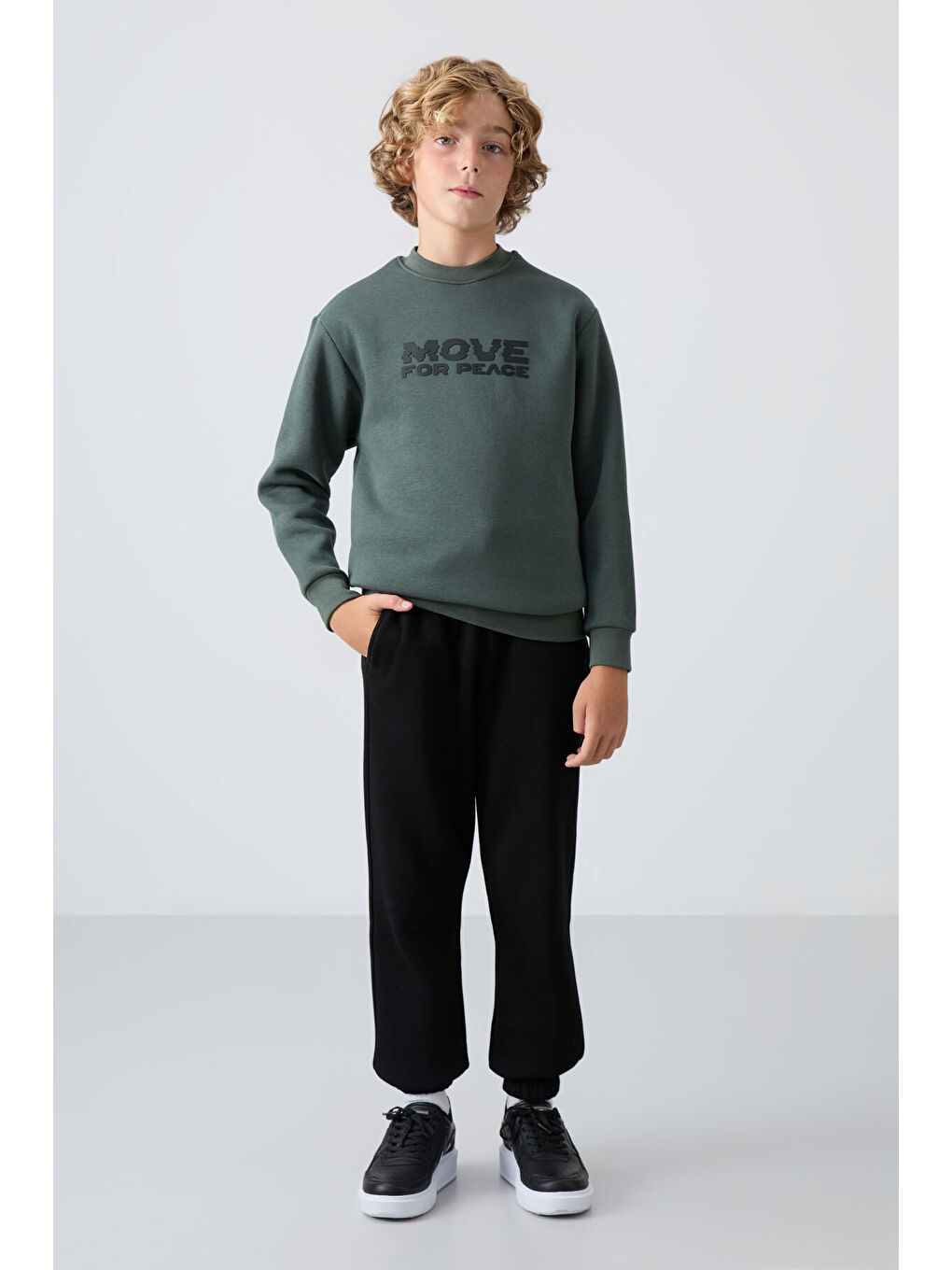 Haki Pamuklu Kalın İçi Tüylü Yumuşak Dokulu Standart Fit Baskılı Erkek Çocuk Sweatshirt - 11216-1