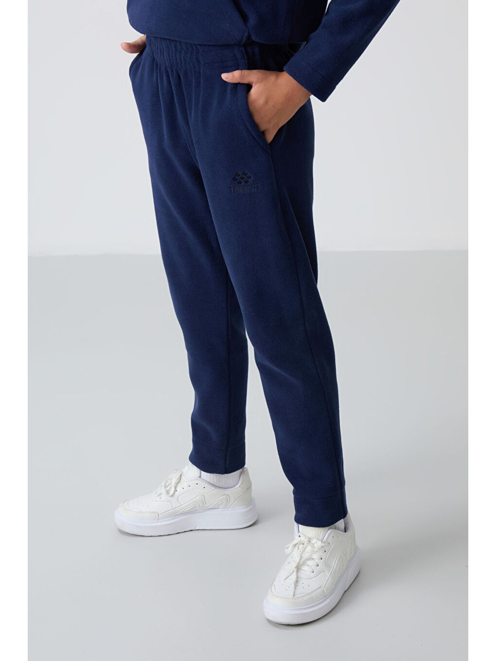 Lacivert Kalın Yumuşak Dokulu Standart Fit Nakışlı Polar Erkek Çocuk Eşofman Takım - 11218-3