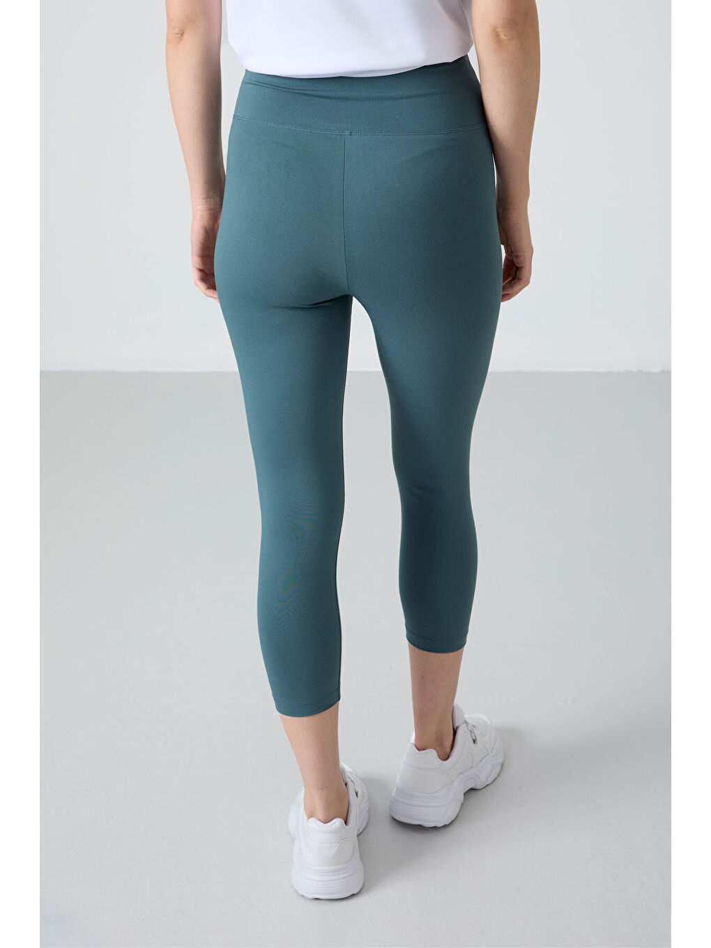 Orman YeşiliYüksek Bel Slim Fit Dar Paça Kadın Kapri Tayt - 93097-4