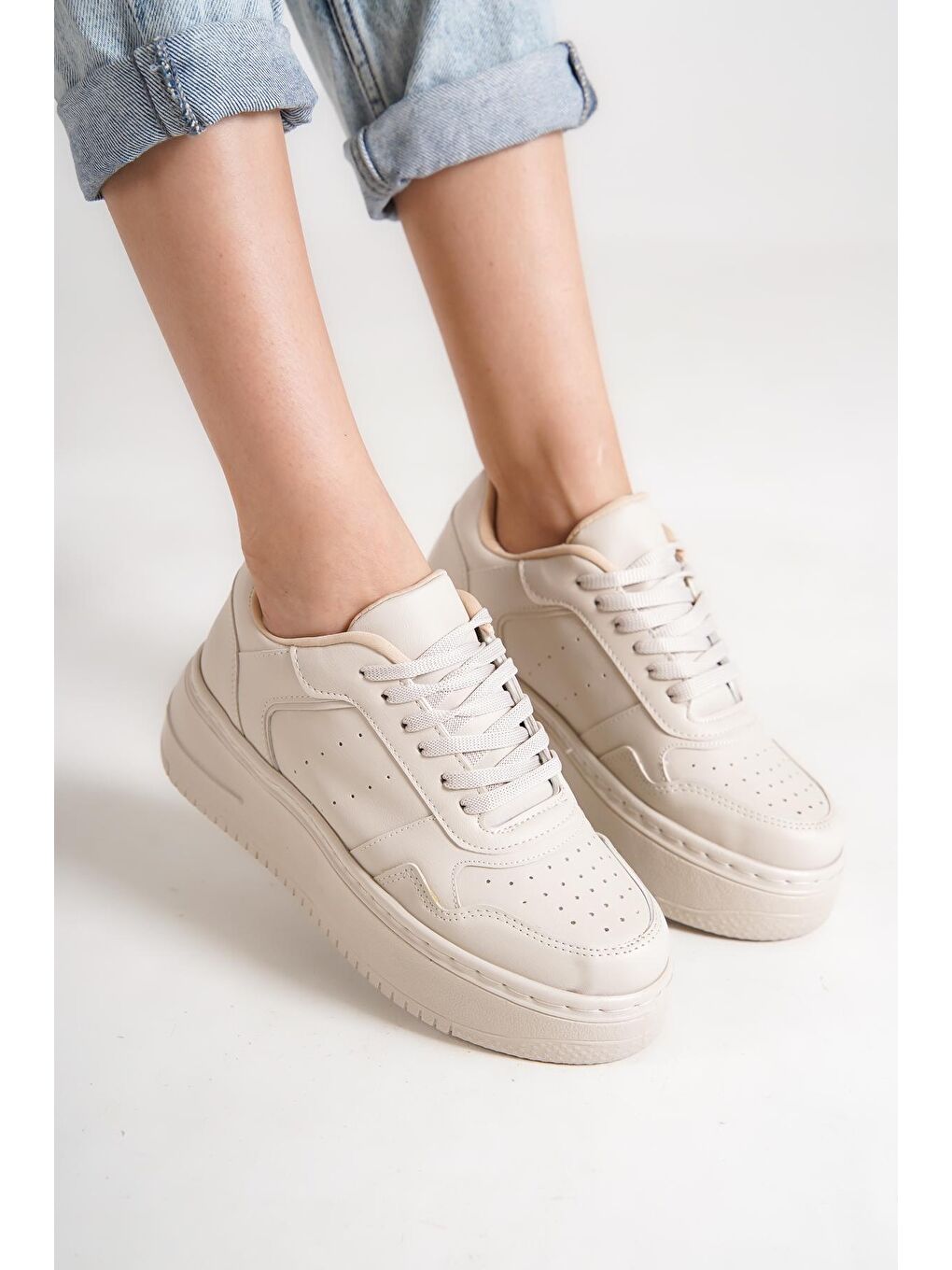 Bej Bağcıklı Yüksek Taban Kadın Spor Ayakkabı K-16-1