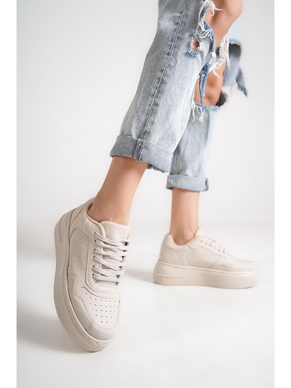 Bej Bağcıklı Yüksek Taban Kadın Spor Ayakkabı K-16-2