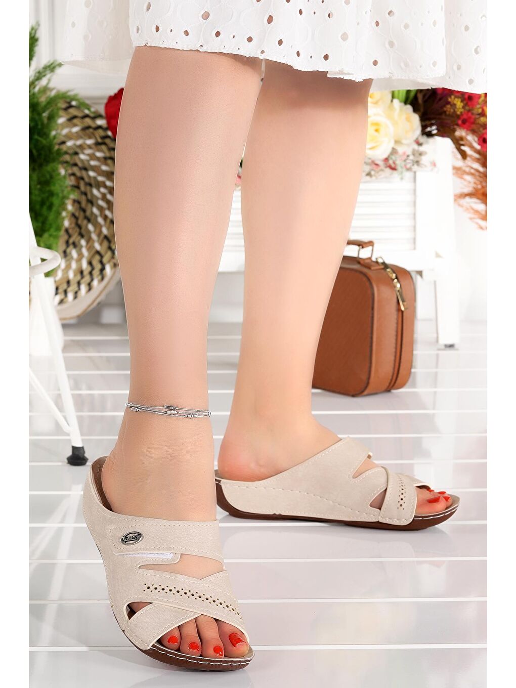 Bej Günlük Cırtlı Kadın Terlik Ary 54-483 RR