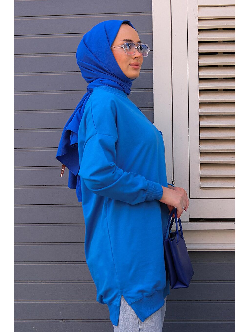 Kolları ve Önü Papatya Nakışlı Tunik Mavi-3