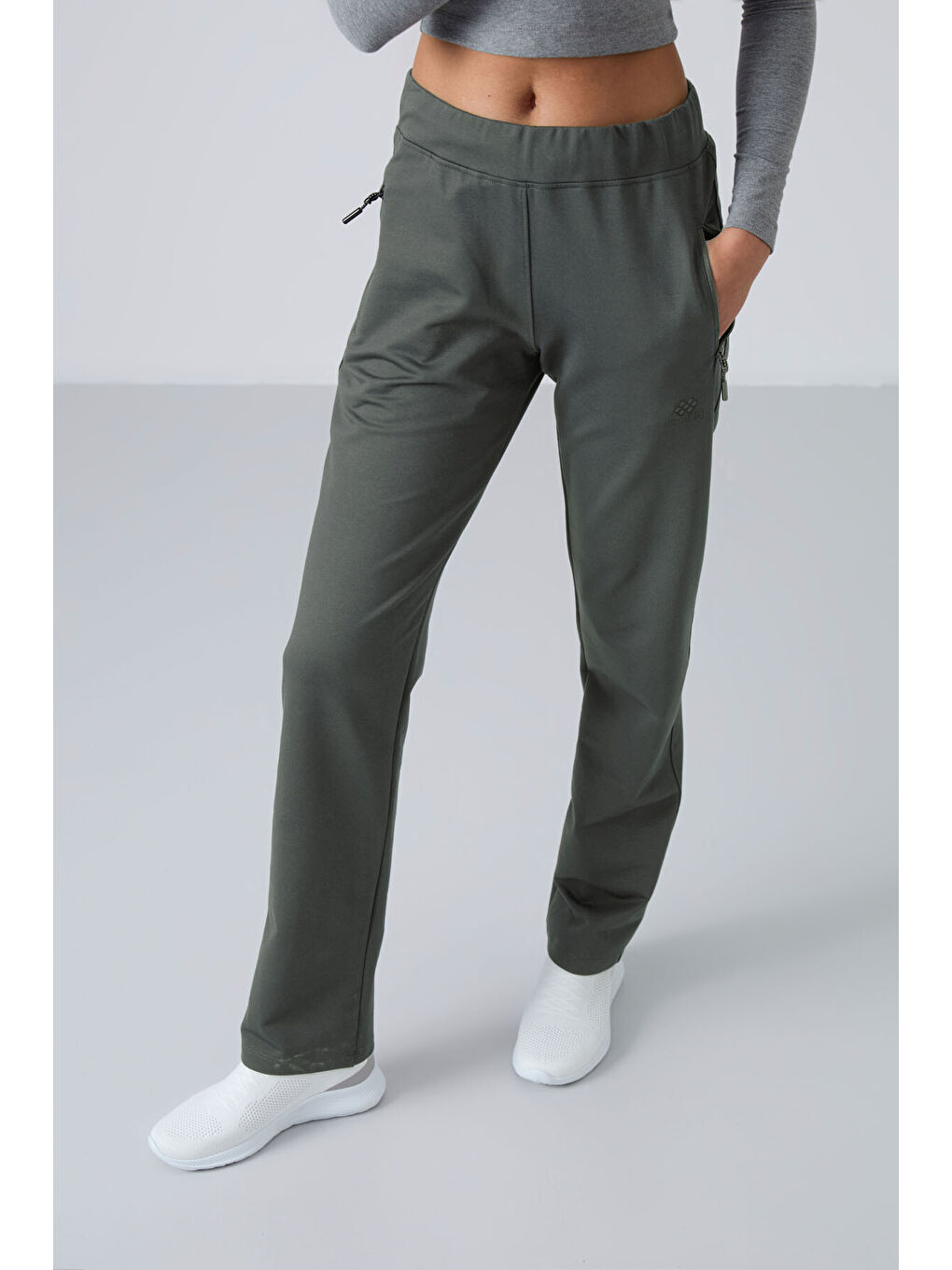 Yeşil Çağla Fermuar Cepli Rahat Form Klasik Paça Kadın Eşofman Alt - 94195-1