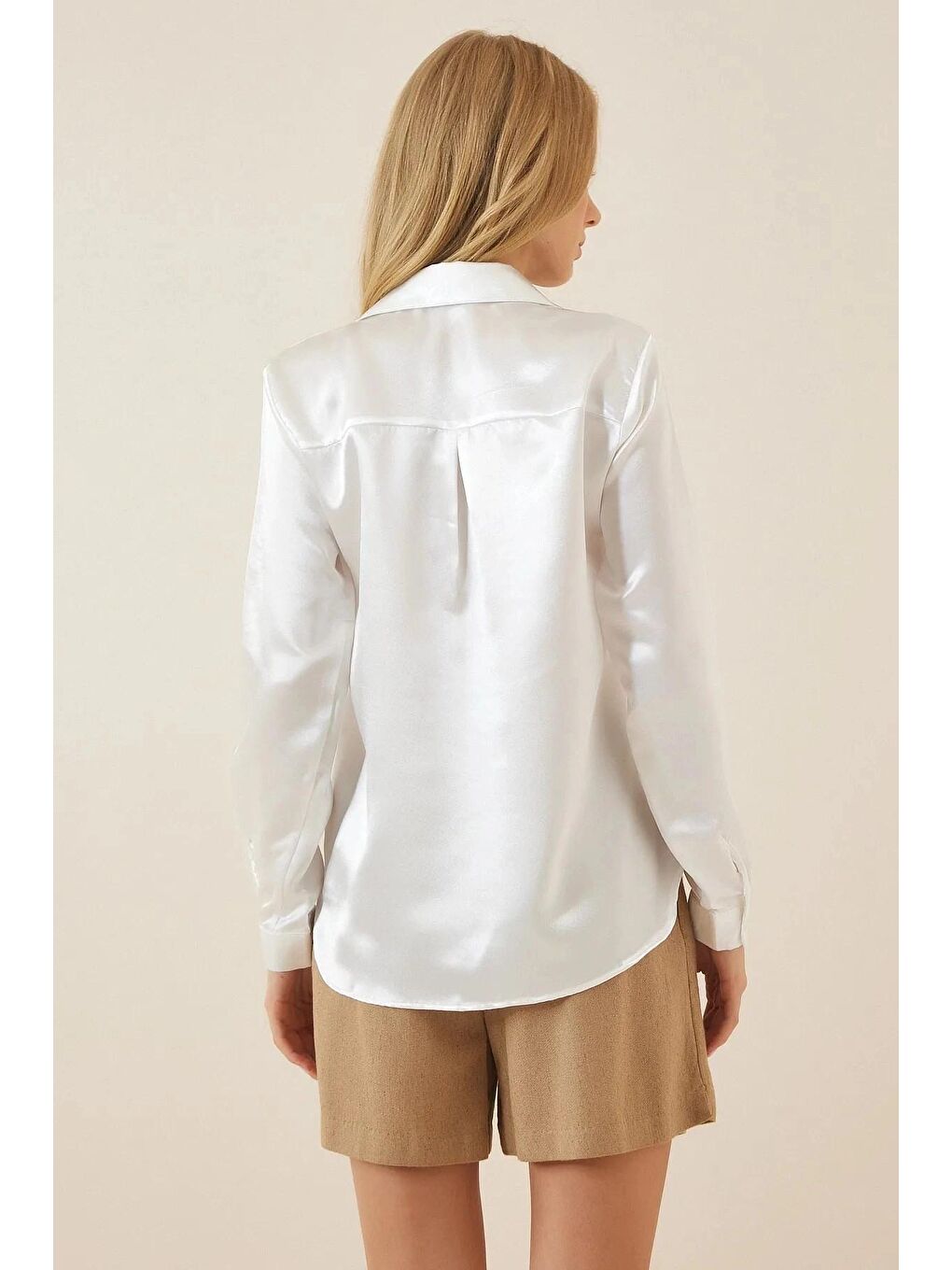 Beyaz Dökümlü Viskon Basic Saten Gömlek-2