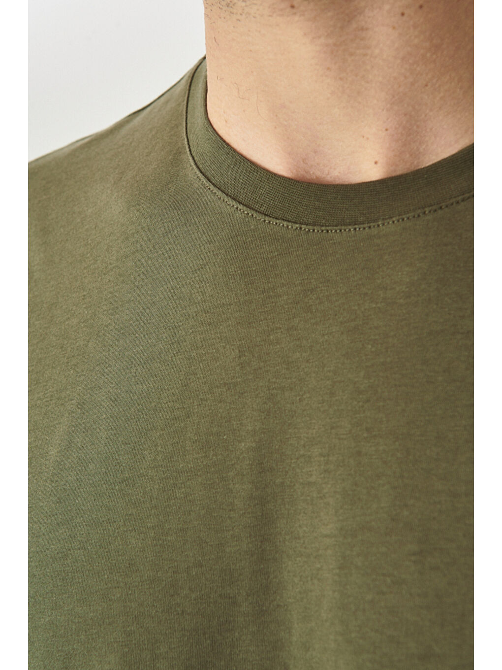 Erkek Haki Slim Fit Dar Kesim %100 Pamuk Bisiklet Yaka Kısa Kollu Tişört-6