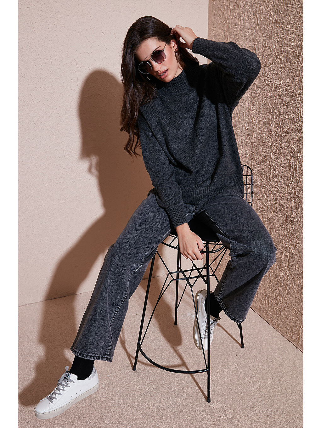 Antrasit Premium Oversize Fit Balıkçı Yaka Yumuşak Dokulu Triko Kazak 680kz00469-1