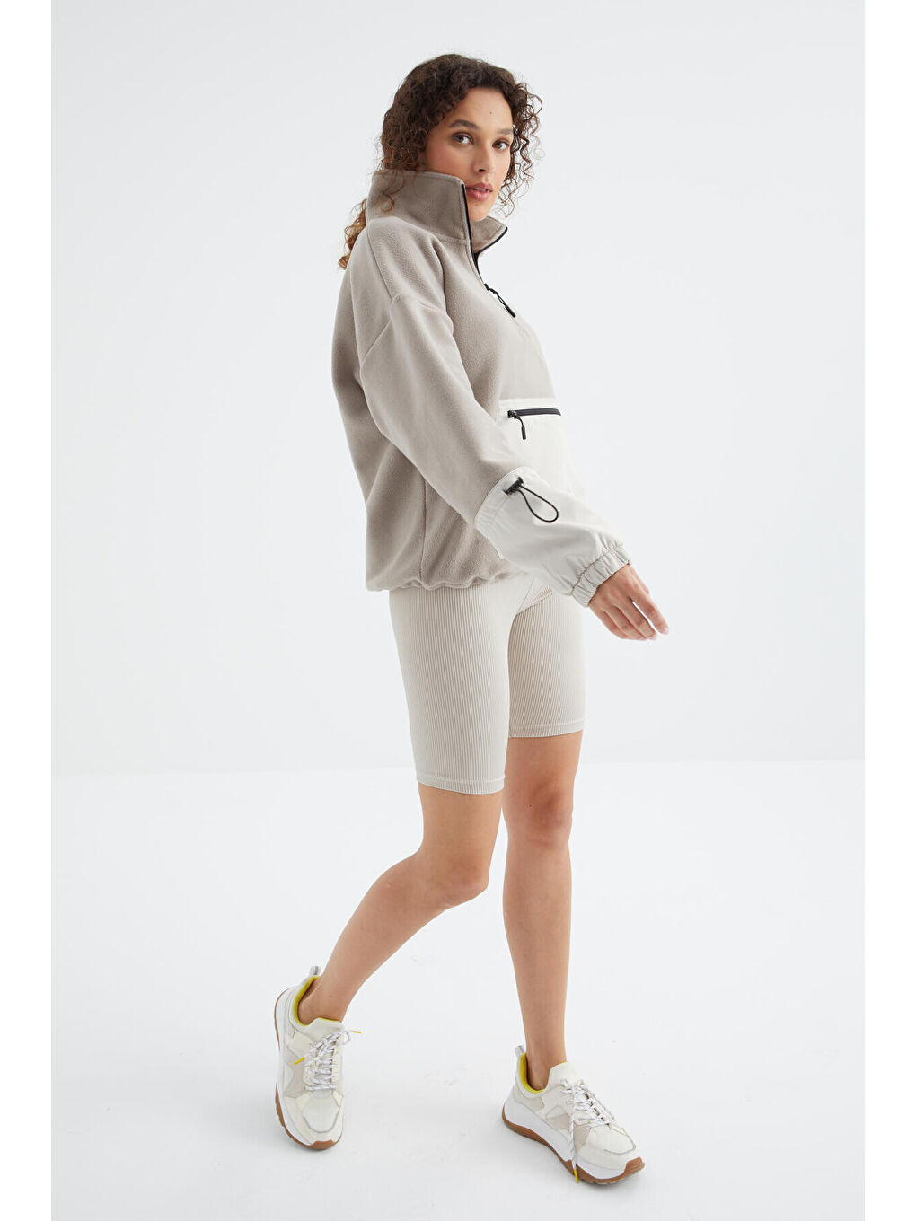 Koyu Bej Etek Ucu Büzgülü Yarım Fermuarlı Oversize Kadın Polar Sweatshirt - 97238-3