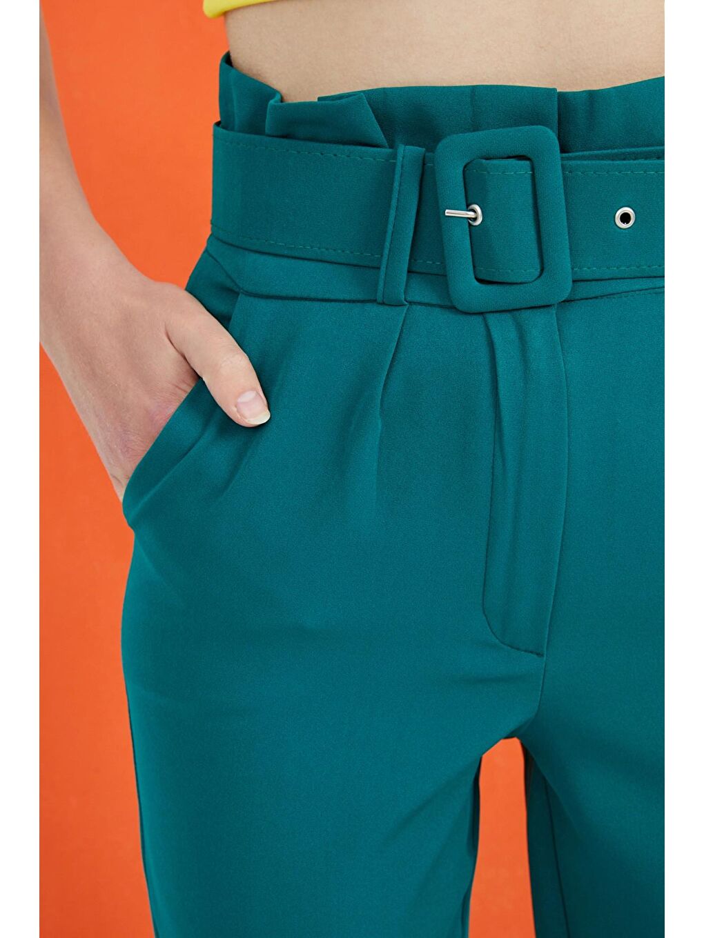 Zümrüt Yeşili Kemerli Yüksek Bel Kumaş Pantolon-1