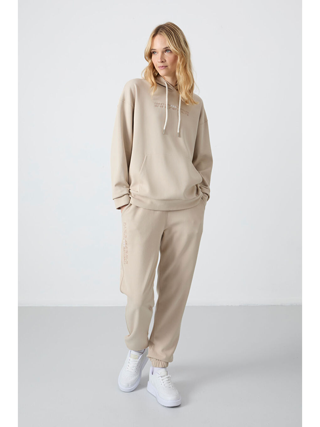 Bej Kapüşonlu Kanguru Cep Oversize Lastik Paça Kadın Eşofman Takımı - 95288-3