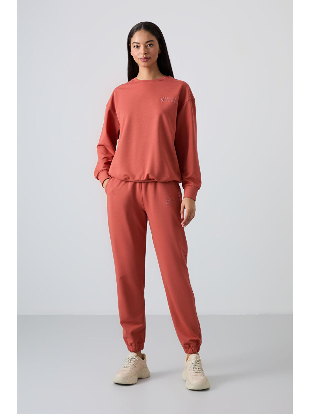 Kahverengi Tarçın Bisiklet Yaka Oversize Lastik Paça Kadın Eşofman Takımı - 95287