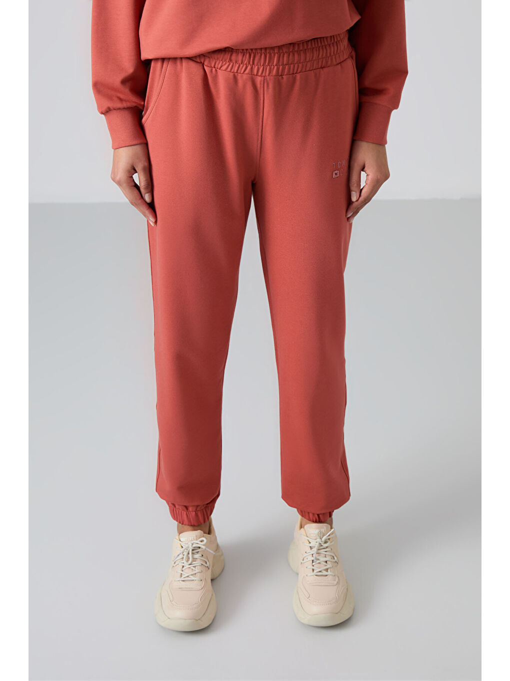 Kahverengi Tarçın Bisiklet Yaka Oversize Lastik Paça Kadın Eşofman Takımı - 95287-2