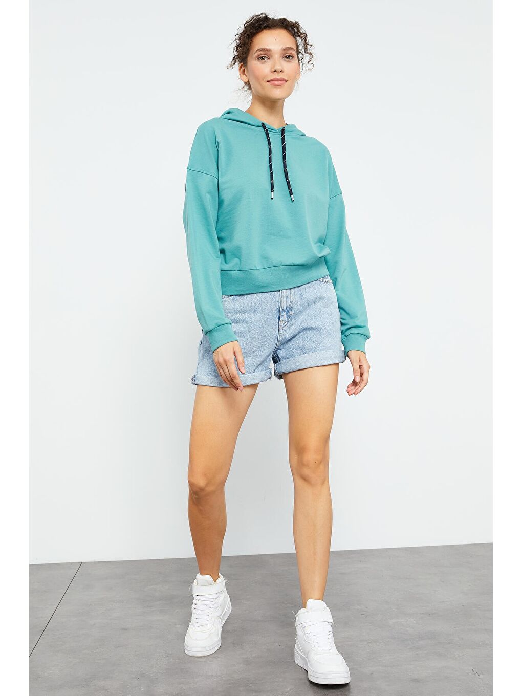 Mint Yeşili Uzun Kol Rahat Form Kapüşonlu Kadın Sweatshirt - 97115-1