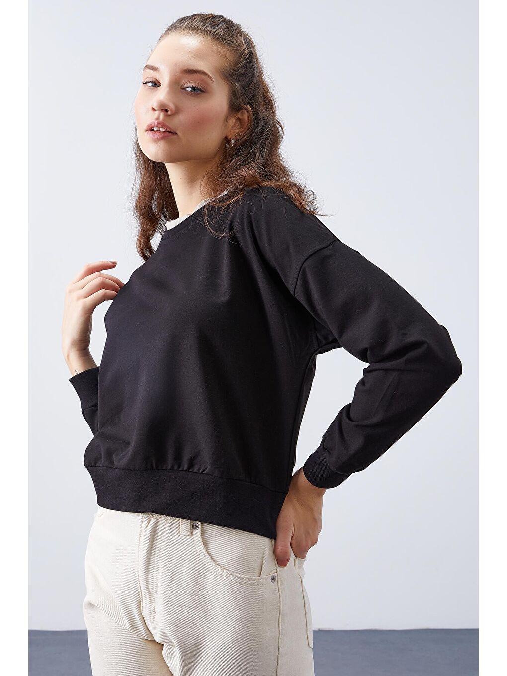 Siyah Basic Rahat Form O Yaka Kadın Sweatshirt - 97114