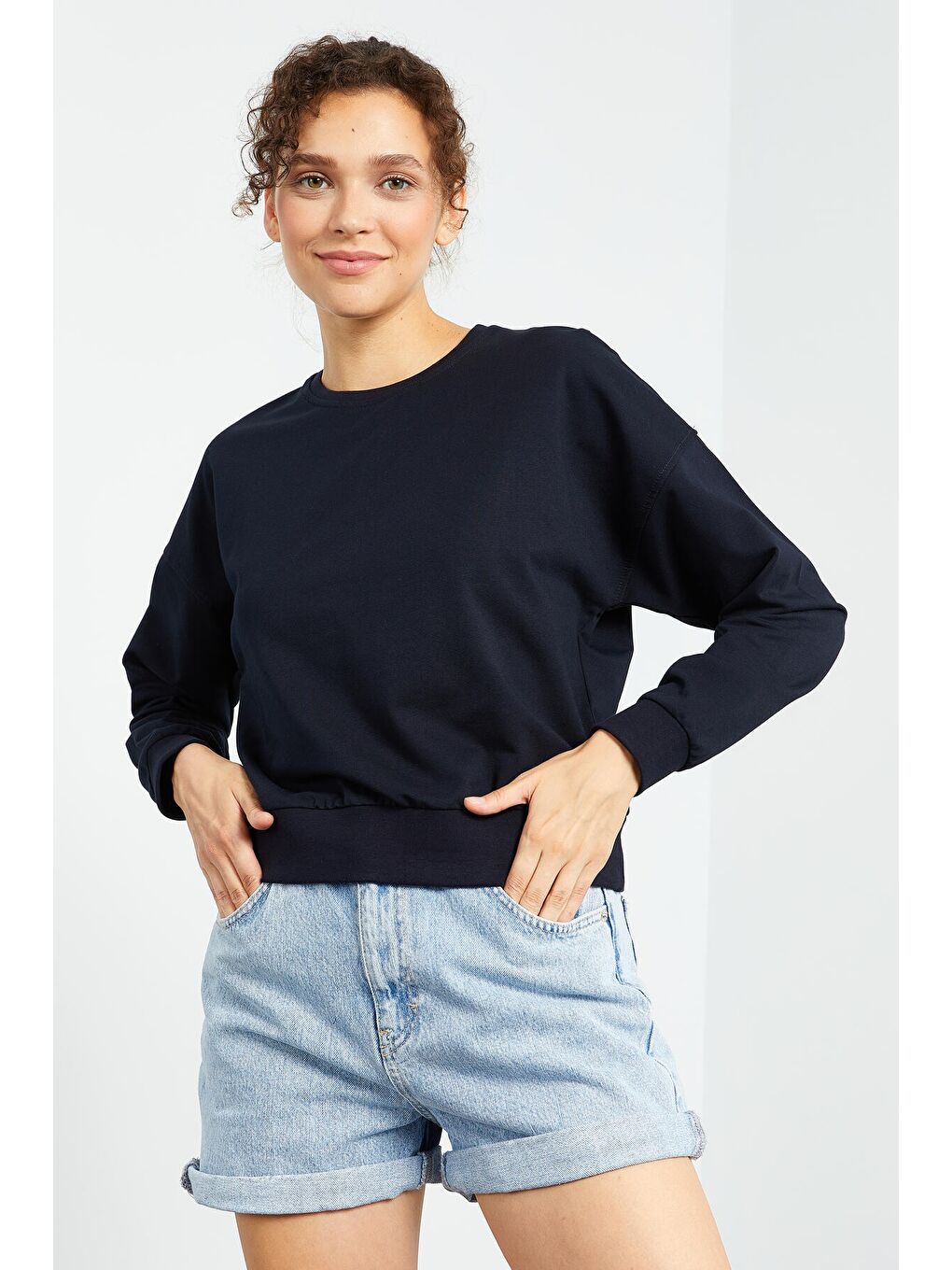 Lacivert Basic Rahat Form O Yaka Kadın Sweatshirt - 97114