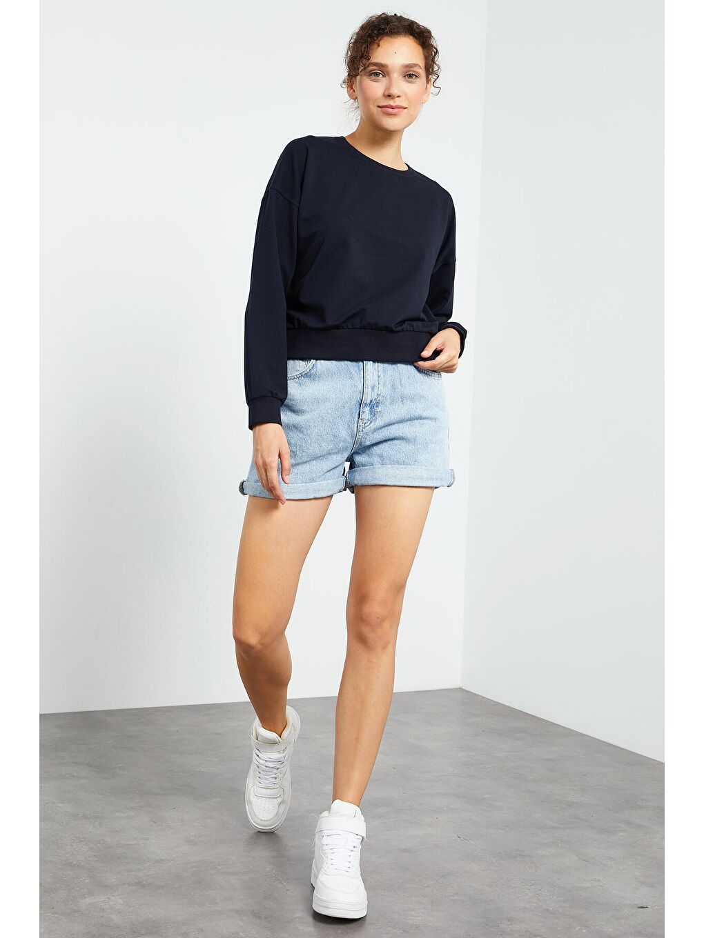 Lacivert Basic Rahat Form O Yaka Kadın Sweatshirt - 97114-1