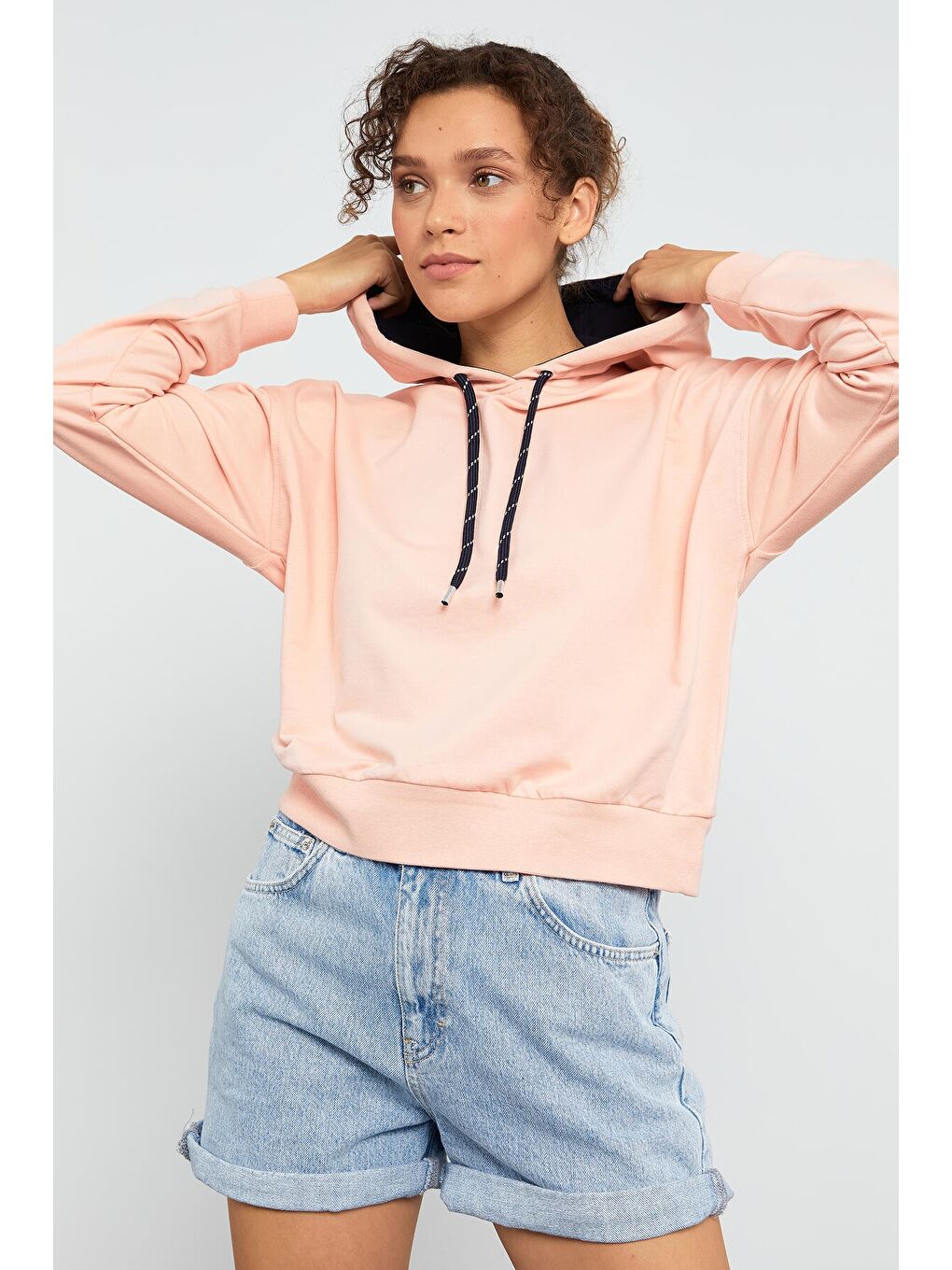 Pembe Uzun Kol Rahat Form Kapüşonlu Kadın Sweatshirt - 97115-2