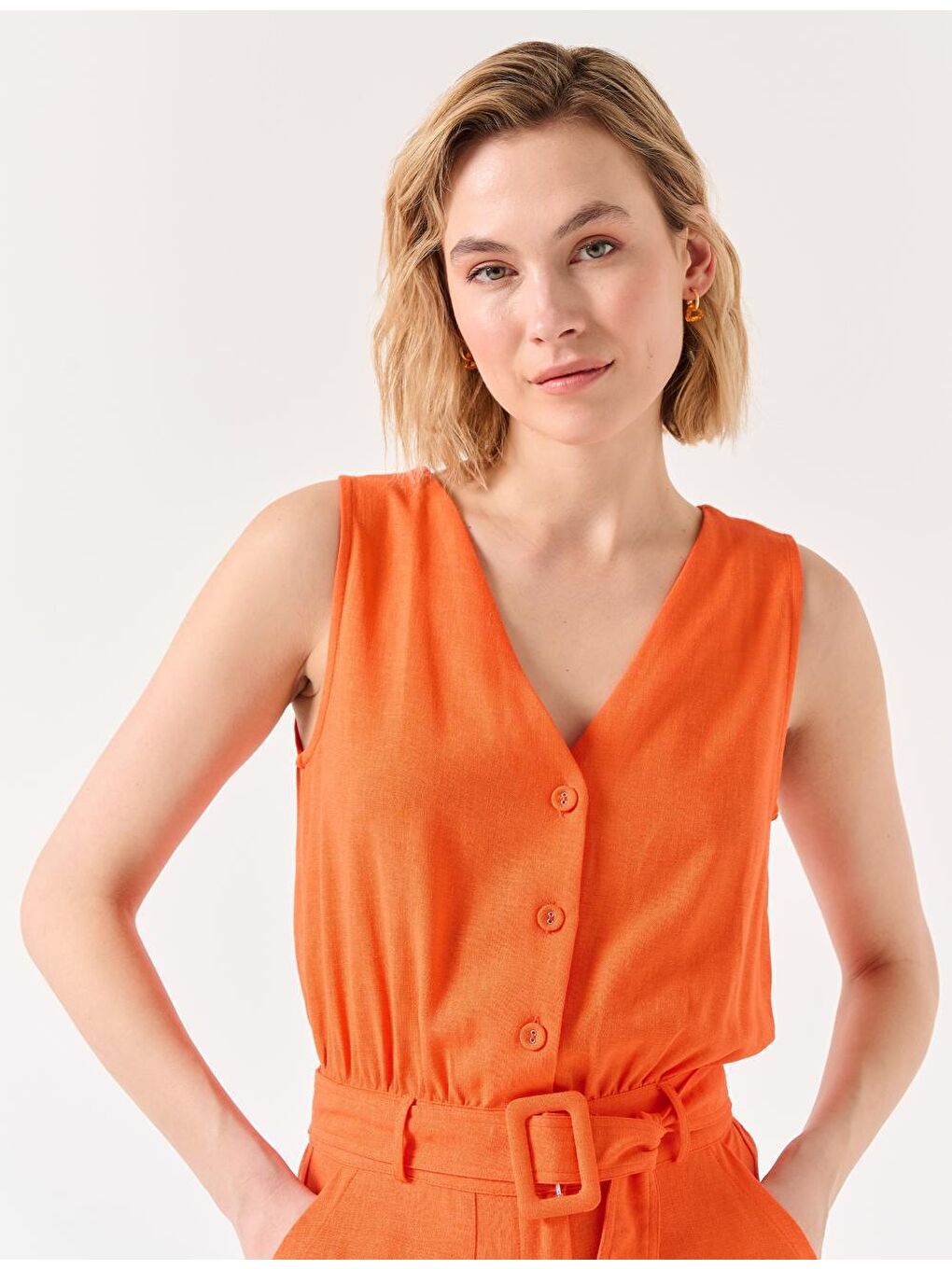 Turuncu V Yaka Kemer Detaylı Cepli Keten Tulum-3