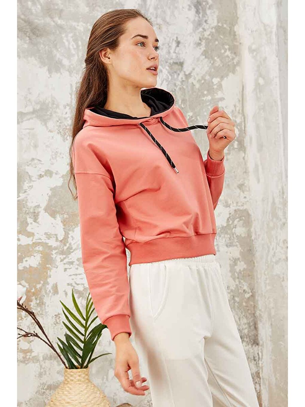 Pembe Pudra Uzun Kol Rahat Form Kapüşonlu Kadın Sweatshirt - 97115-2