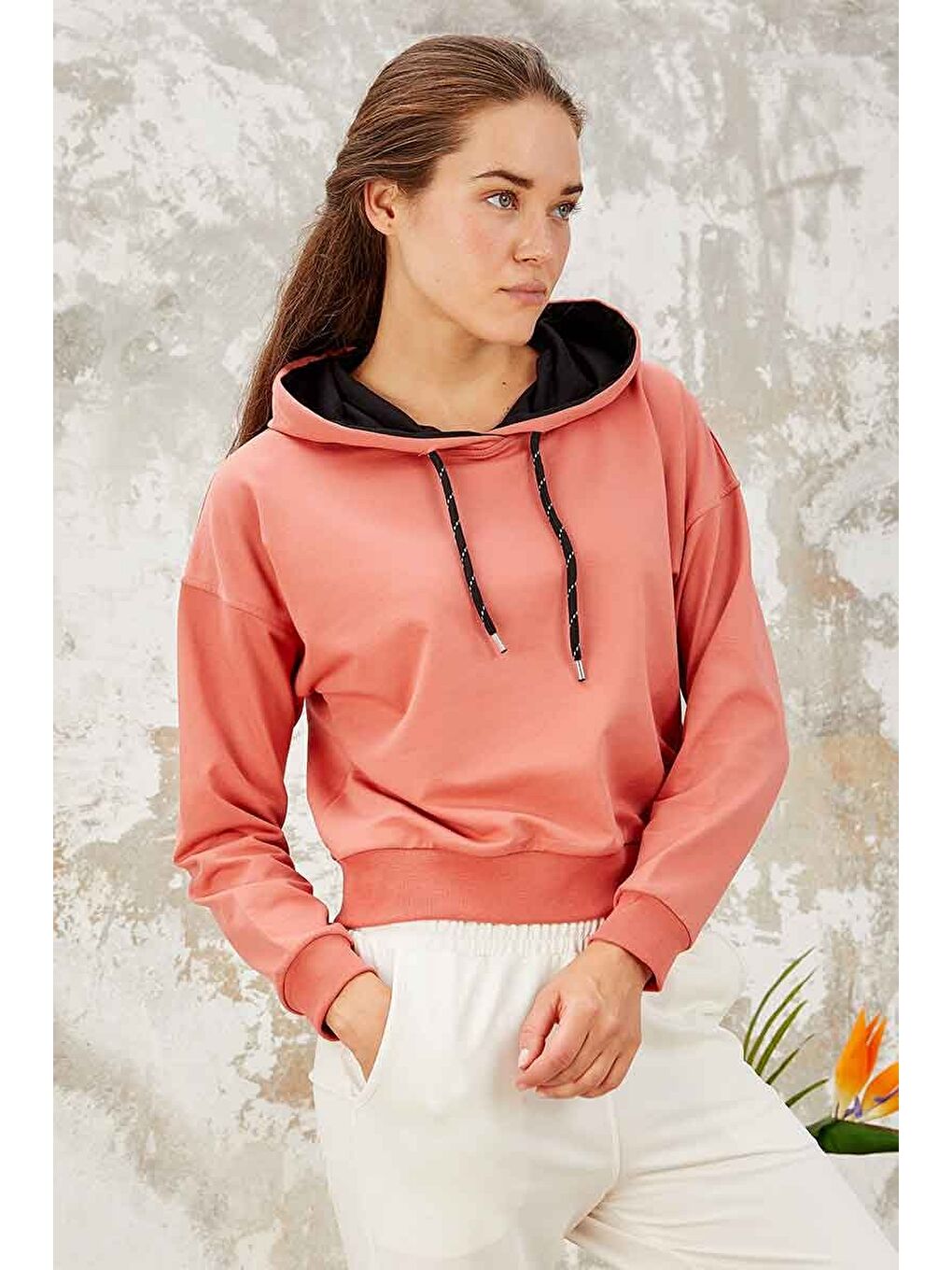 Pembe Pudra Uzun Kol Rahat Form Kapüşonlu Kadın Sweatshirt - 97115-3