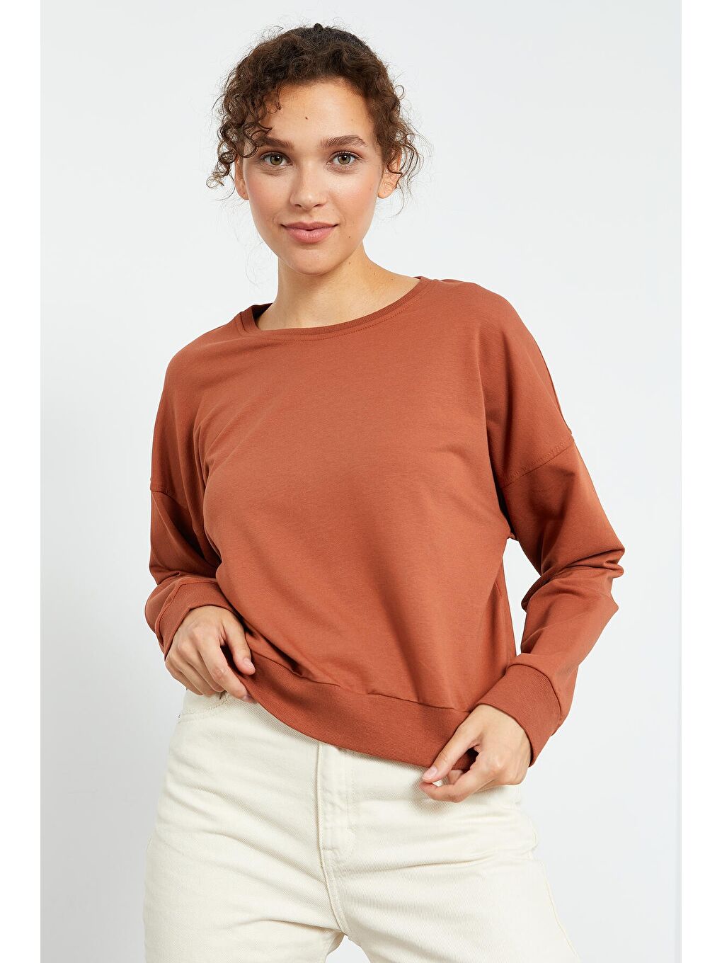 Kahverengi Tarçın Basic Rahat Form O Yaka Kadın Sweatshirt - 97114-2