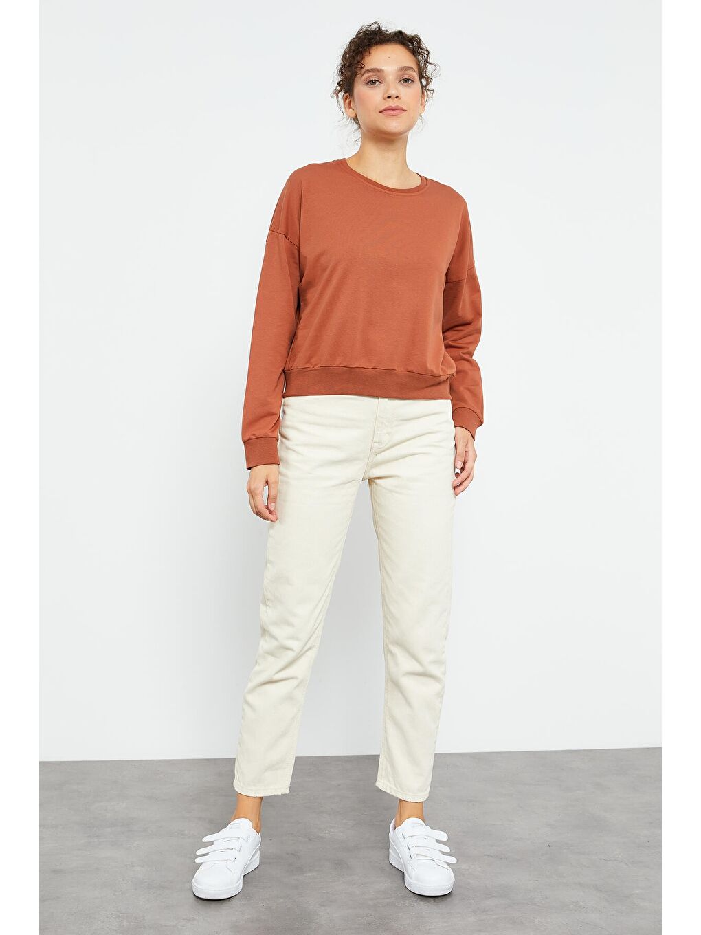 Kahverengi Tarçın Basic Rahat Form O Yaka Kadın Sweatshirt - 97114-4