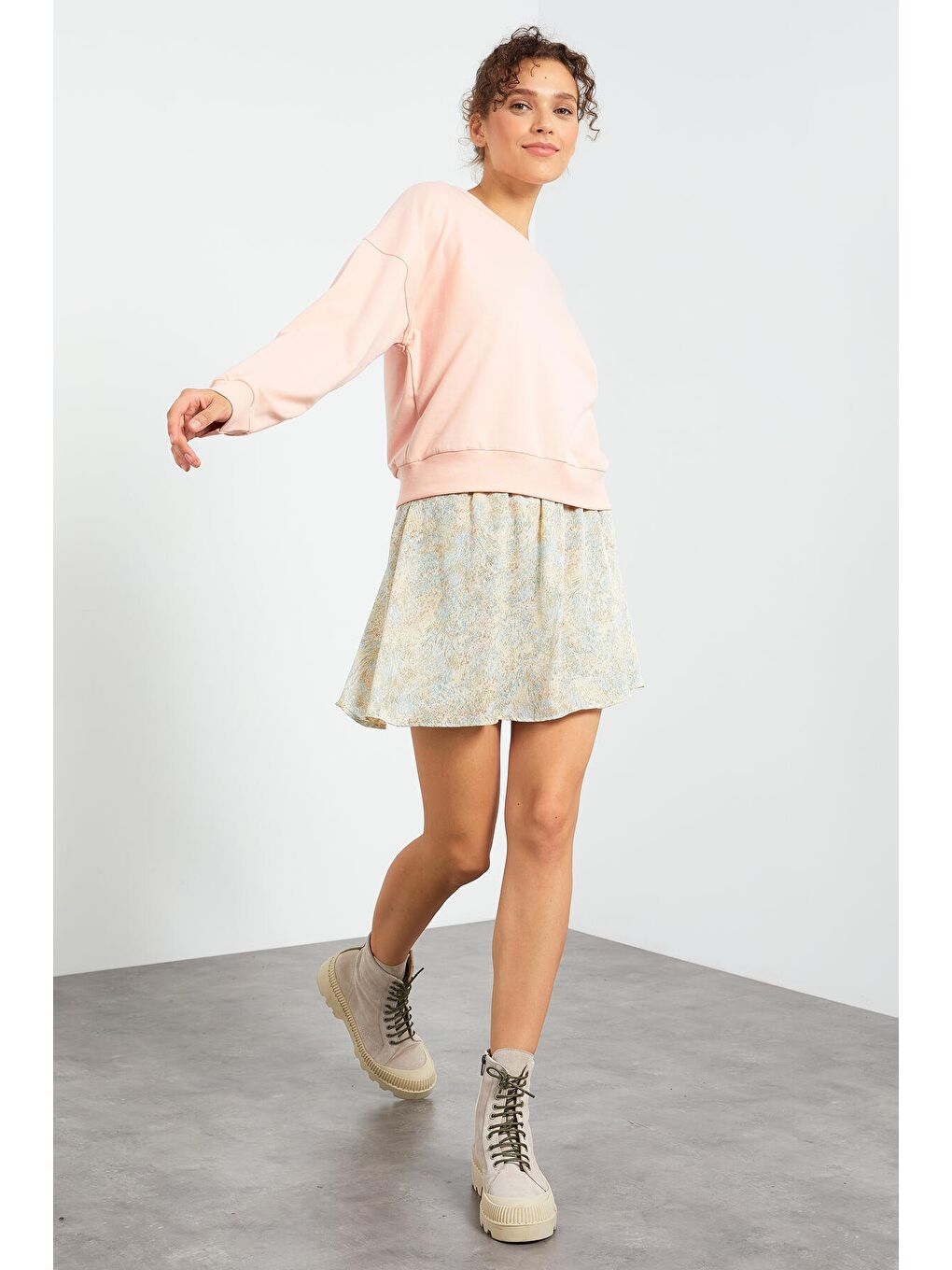 Pembe Basic Rahat Form O Yaka Kadın Sweatshirt - 97114-1