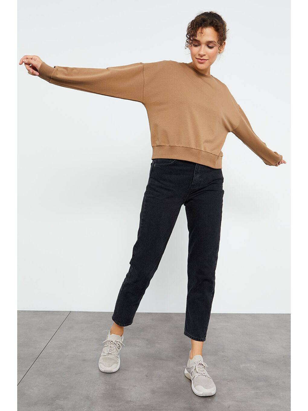 Kahverengi Toprak Basic Rahat Form O Yaka Kadın Sweatshirt - 97114-1