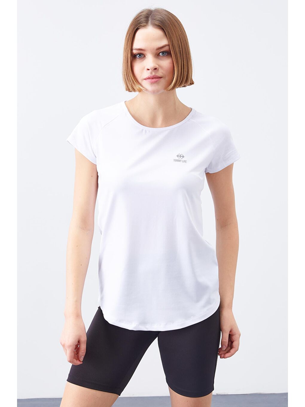 Beyaz Sırt Pencereli Kısa Kol Standart Kalıp O Yaka Kadın Tişört - 97101-3