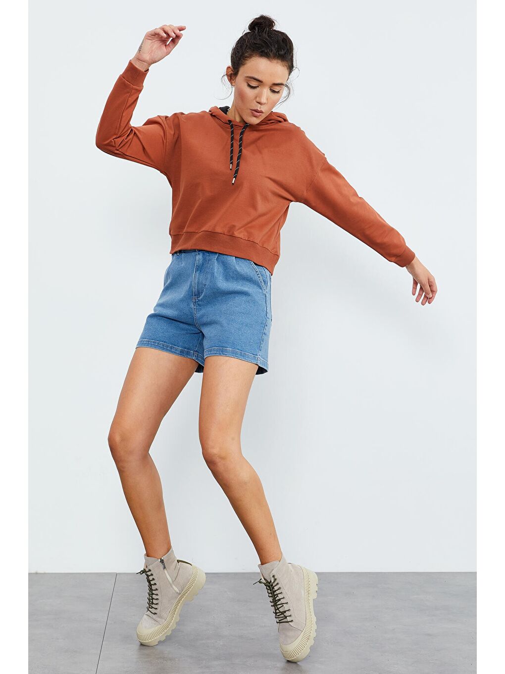 Kahverengi Tarçın Uzun Kol Rahat Form Kapüşonlu Kadın Sweatshirt - 97115-1