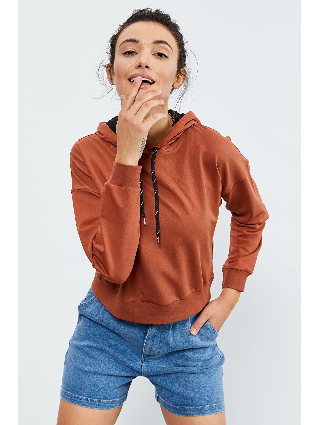 Kahverengi Tarçın Uzun Kol Rahat Form Kapüşonlu Kadın Sweatshirt - 97115-2
