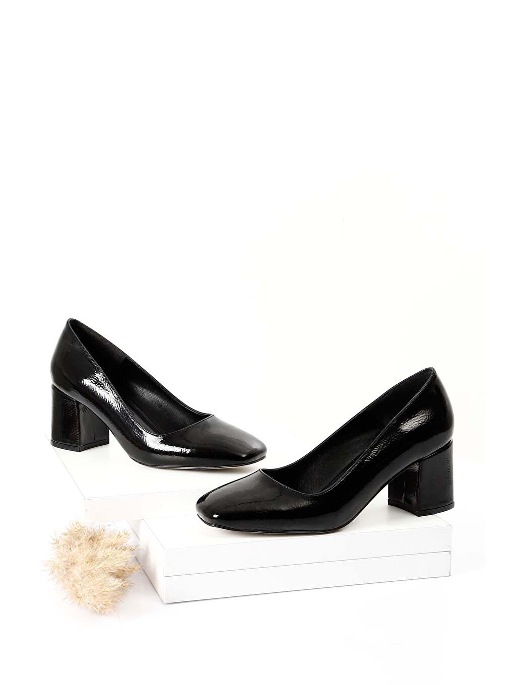Siyah Gön Küt Burun Kalın Ökçe Kadın Topuklu Ayakkabı 37830-1