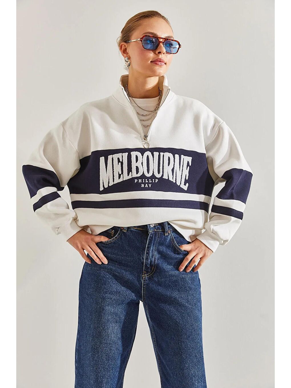 SHADE Beyaz Kadın Fermuarlı Balıkçı Yaka Baskılı Oversize Sweatshirt