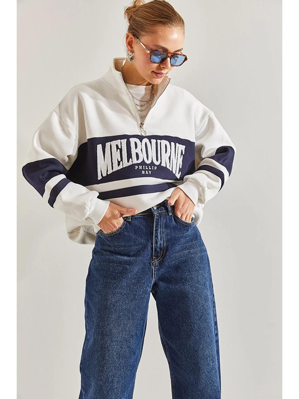 SHADE Beyaz Kadın Fermuarlı Balıkçı Yaka Baskılı Oversize Sweatshirt - 1