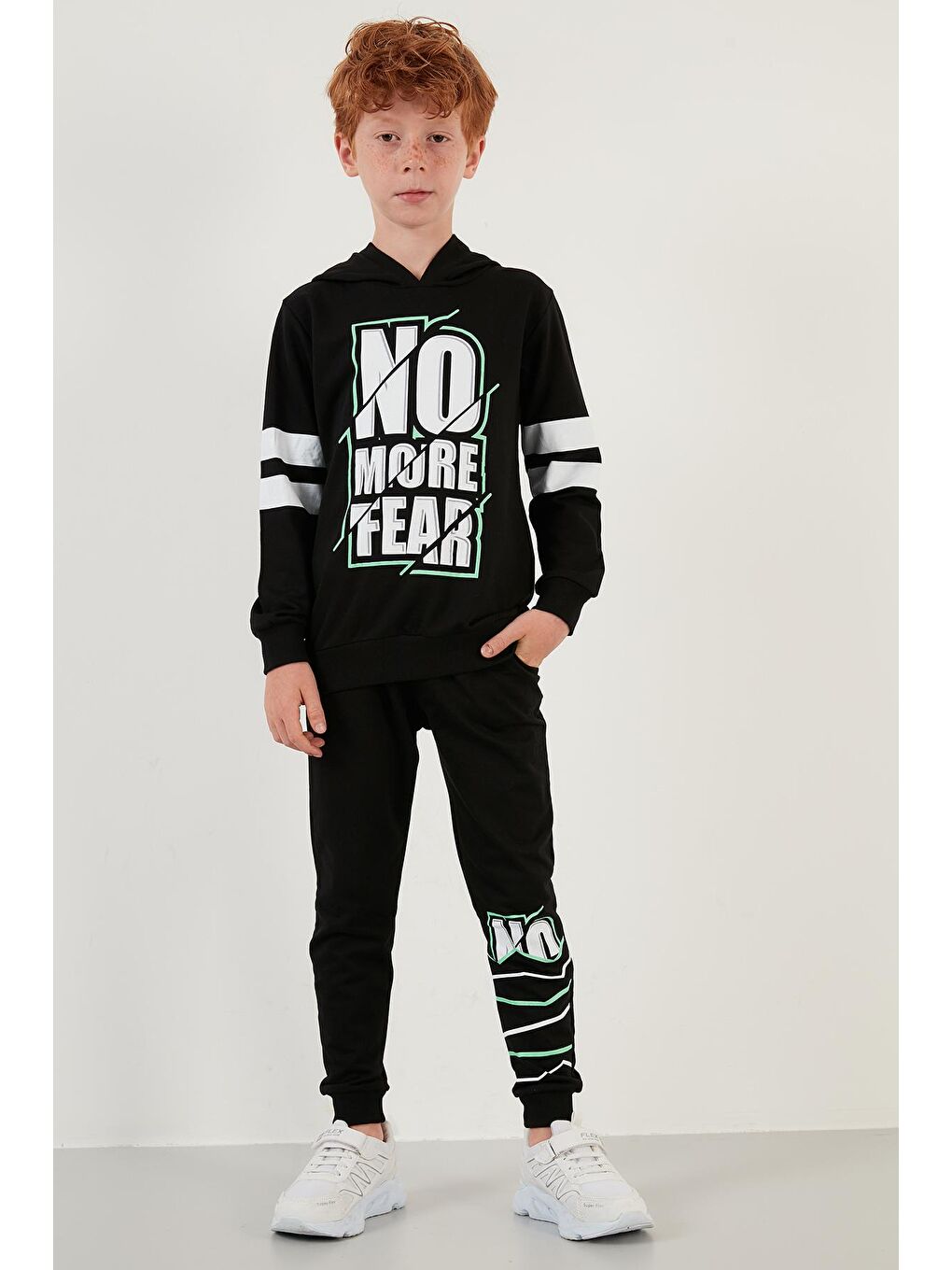 Siyah Baskılı Kapüşonlu Cepli % 100 Pamuk Erkek Çocuk Takım 59211401-1