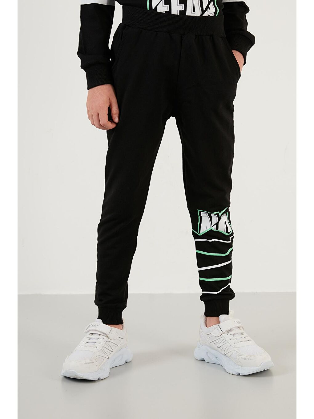 Siyah Baskılı Kapüşonlu Cepli % 100 Pamuk Erkek Çocuk Takım 59211401-3