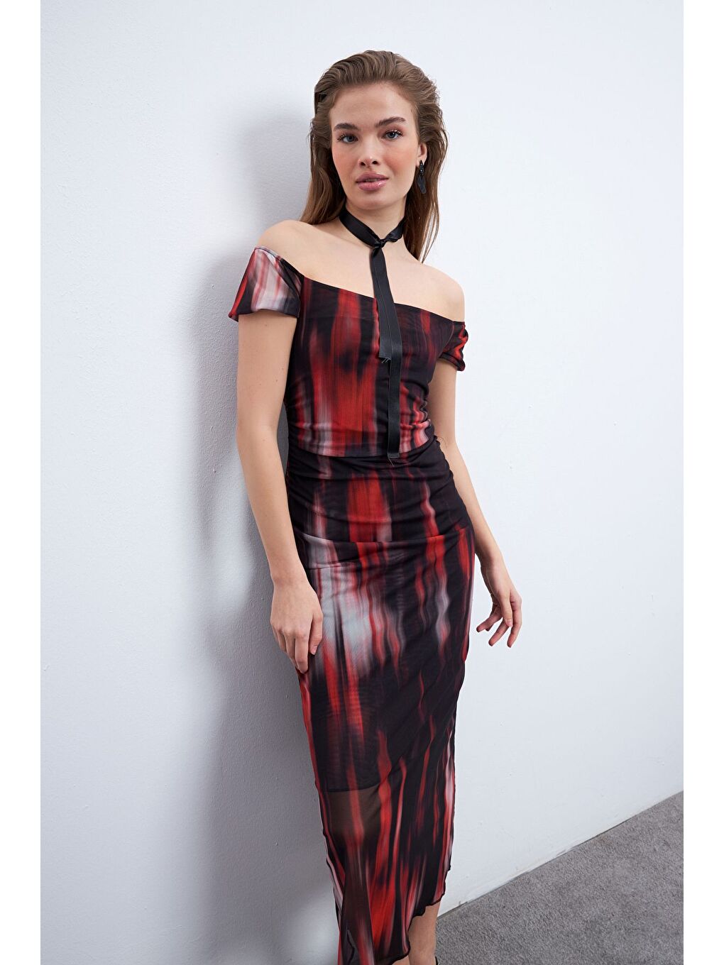 Kadın Bordo Siyah Desen Kayık Yaka Astarlı Tül Elbise