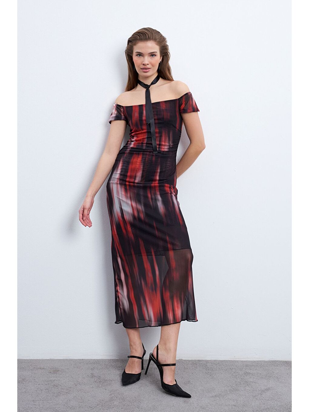 Kadın Bordo Siyah Desen Kayık Yaka Astarlı Tül Elbise-3