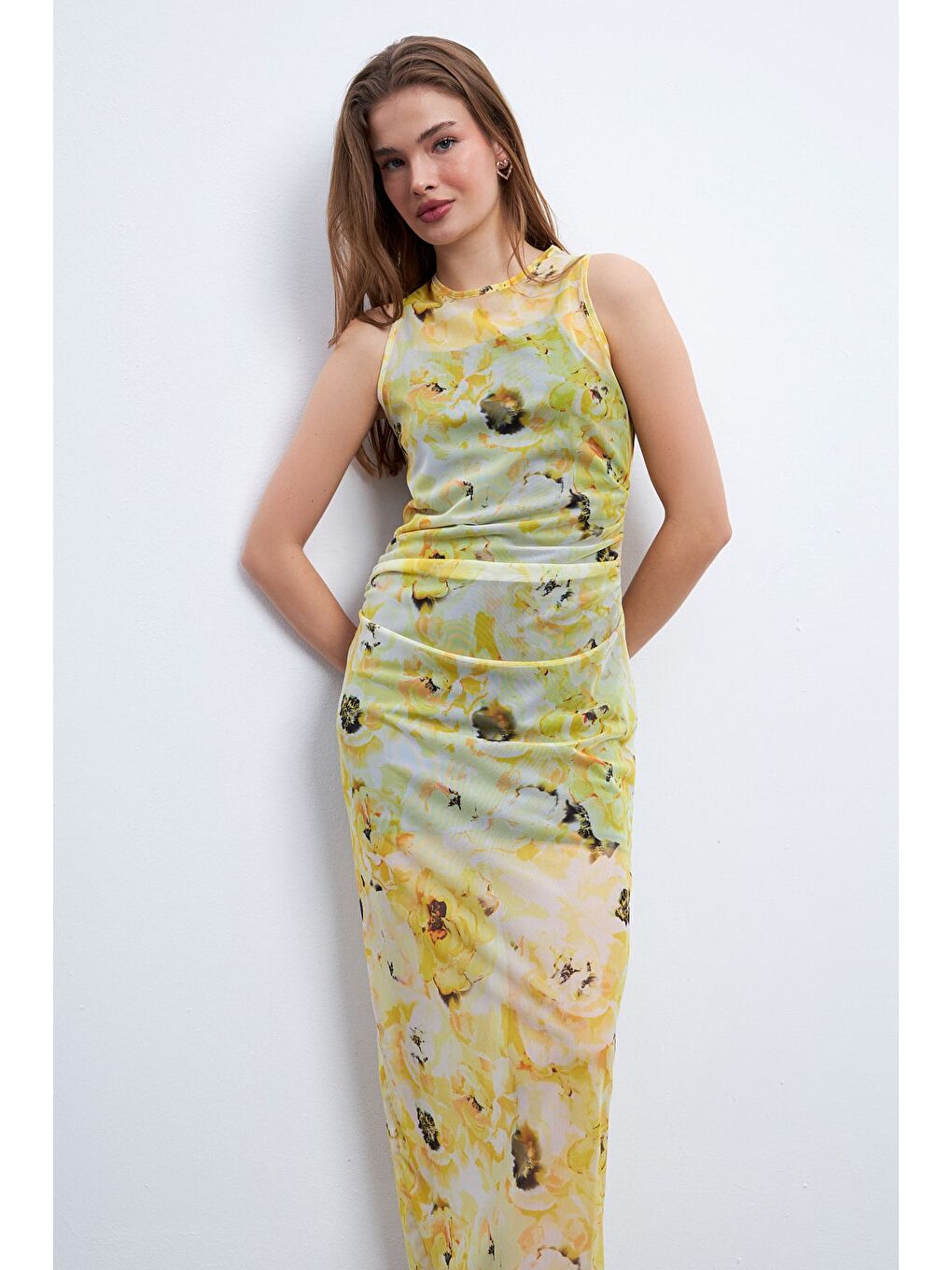 Kadın Sarı Rose Desen Kolsuz Astarlı Tül Elbise-3