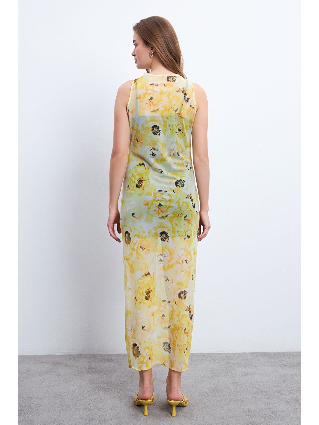 Kadın Sarı Rose Desen Kolsuz Astarlı Tül Elbise-5