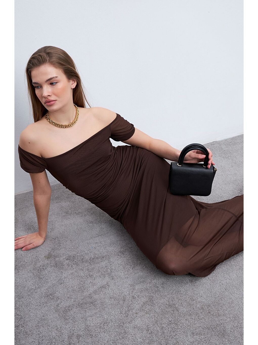 Kadın Kahverengi Kayık Yaka Astarlı Tül Elbise-5