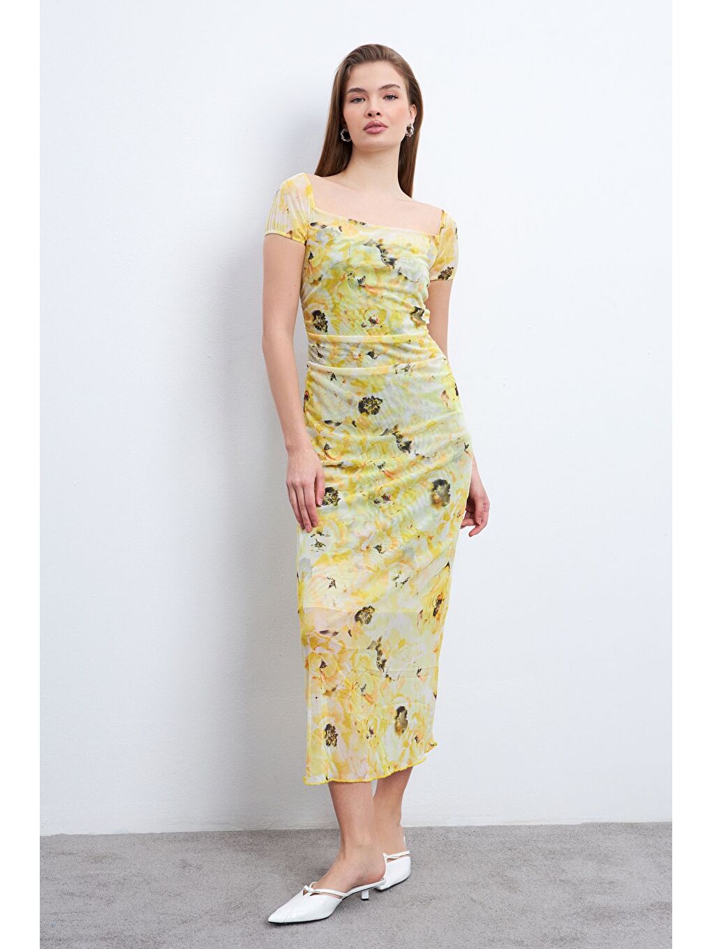 Kadın Sarı Rose Desen Kare Yaka Astarlı Tül Elbise-1