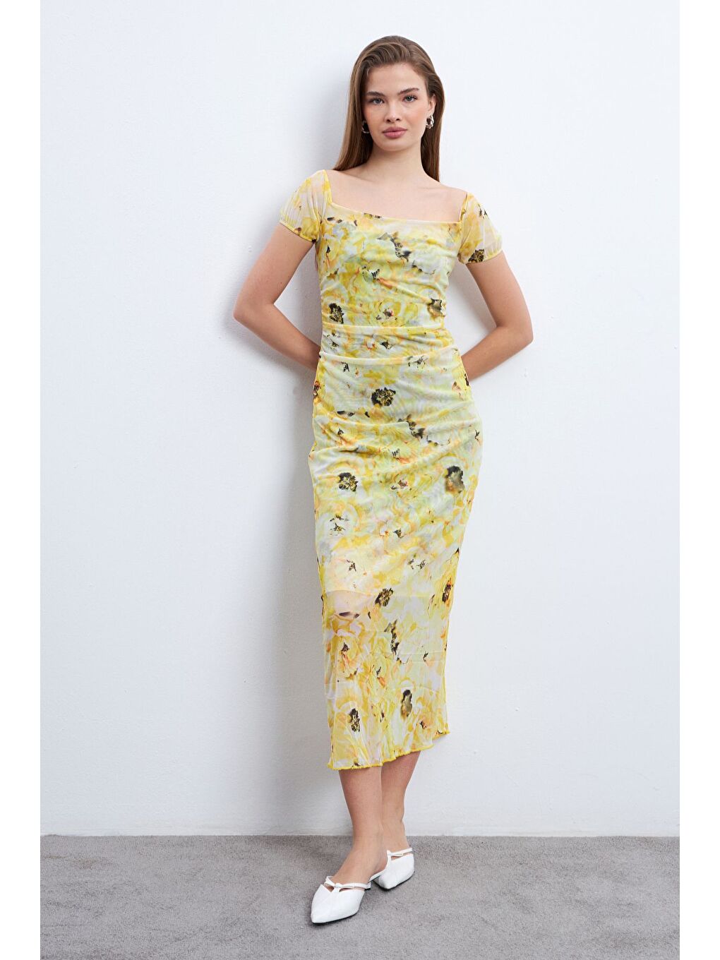 Kadın Sarı Rose Desen Kare Yaka Astarlı Tül Elbise-2