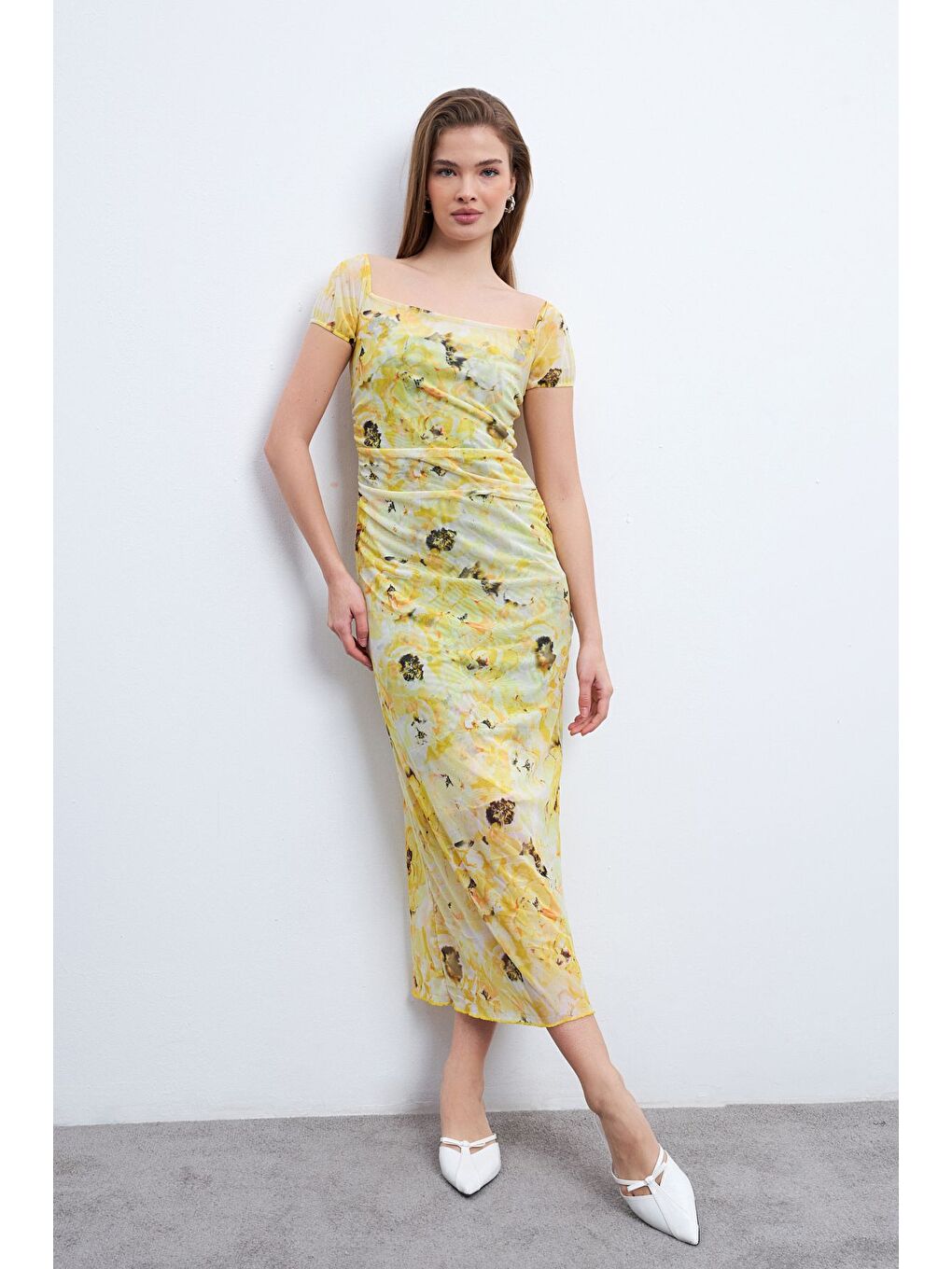 Kadın Sarı Rose Desen Kare Yaka Astarlı Tül Elbise-3