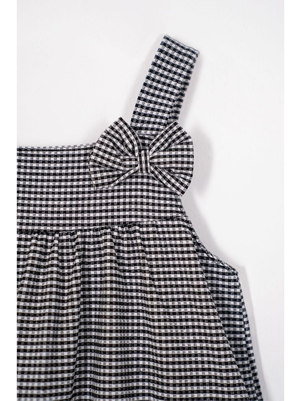 Sıfır Kol Şapka Aksesuarlı Fiyonk Detaylı Siyah Renk Kız Çocuk Elbise-1