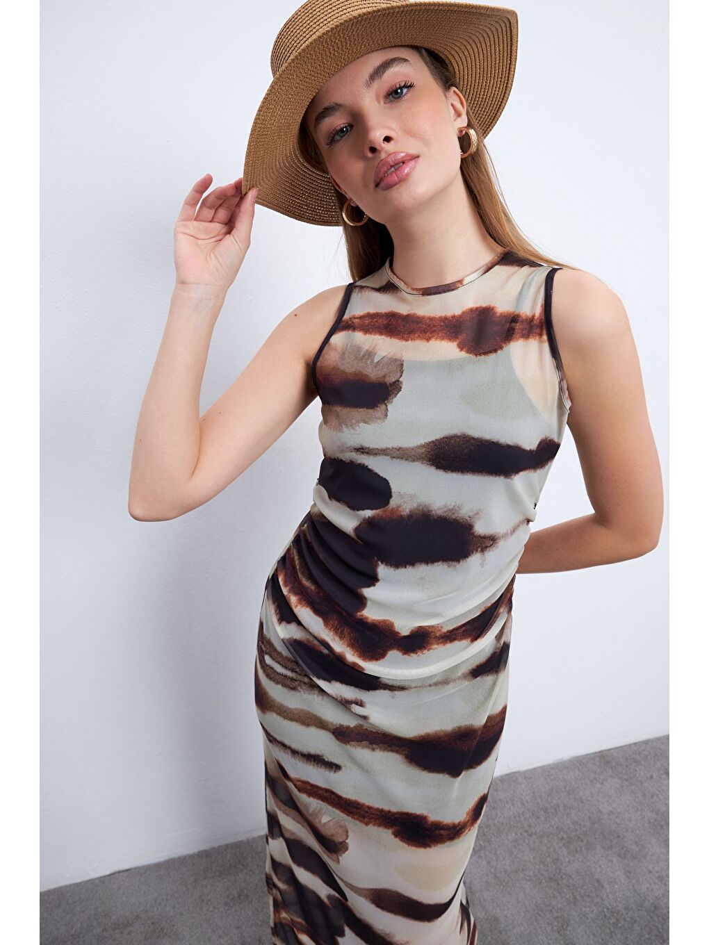 Kahverengi Kadın Zebra Desen Kolsuz Astarlı Tül Elbise-4