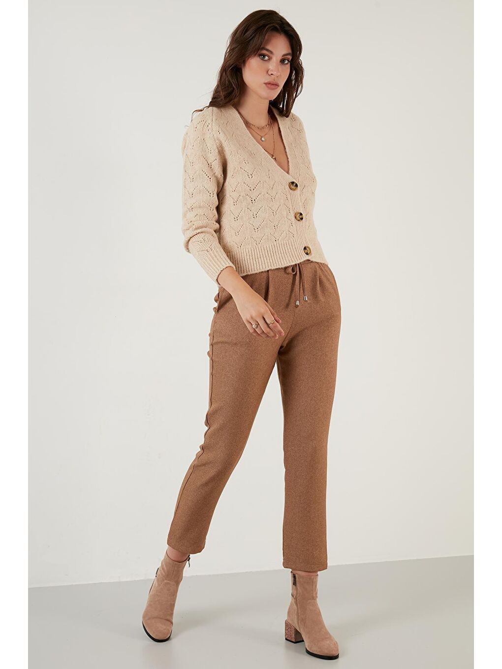 Bej Düğmeli V Yaka Örme Hırka 4616102-1