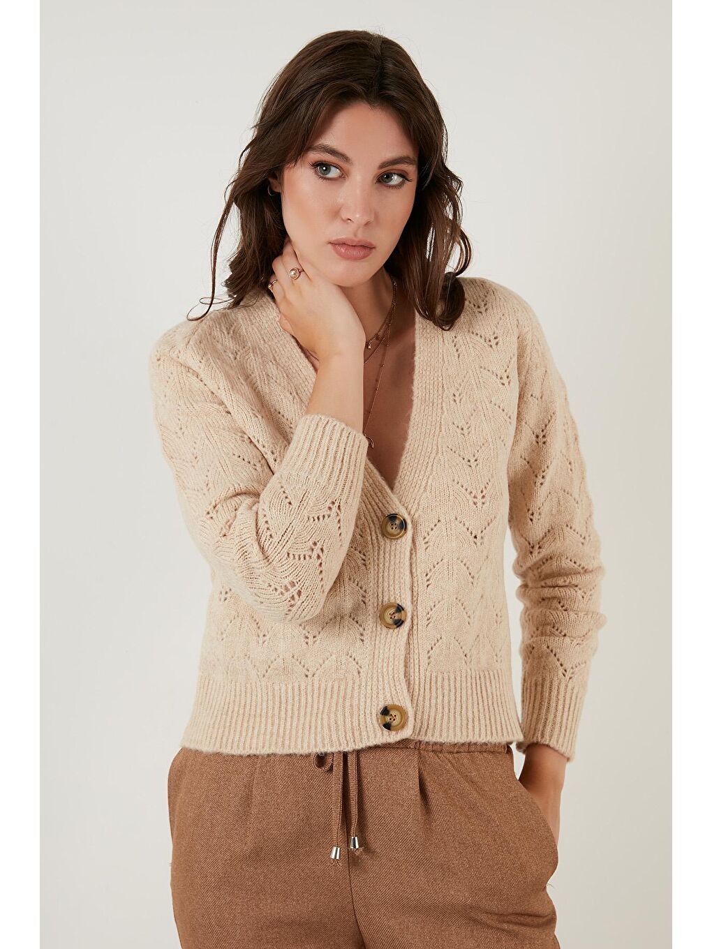 Bej Düğmeli V Yaka Örme Hırka 4616102-2